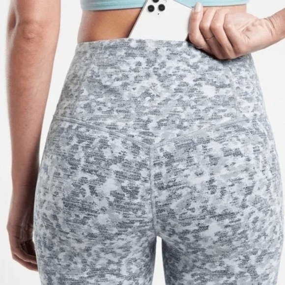 Athleta Elation Textured High-Rise 7/8 Tight Leggings Meadow Snowfall Blue M - Picture 4 of 13